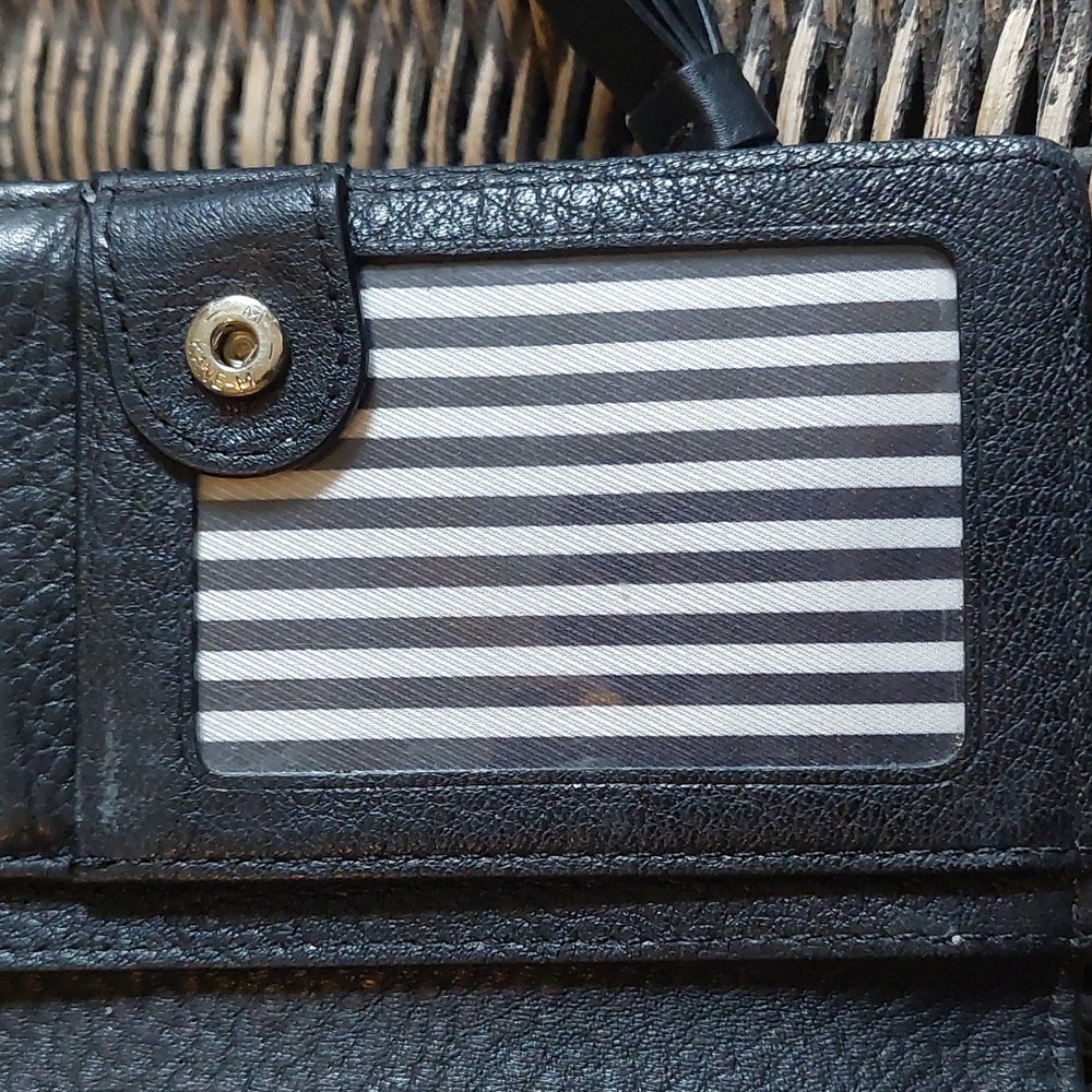 Kate Spade Leather Wallet *Final Price* - Picture 6 of 16